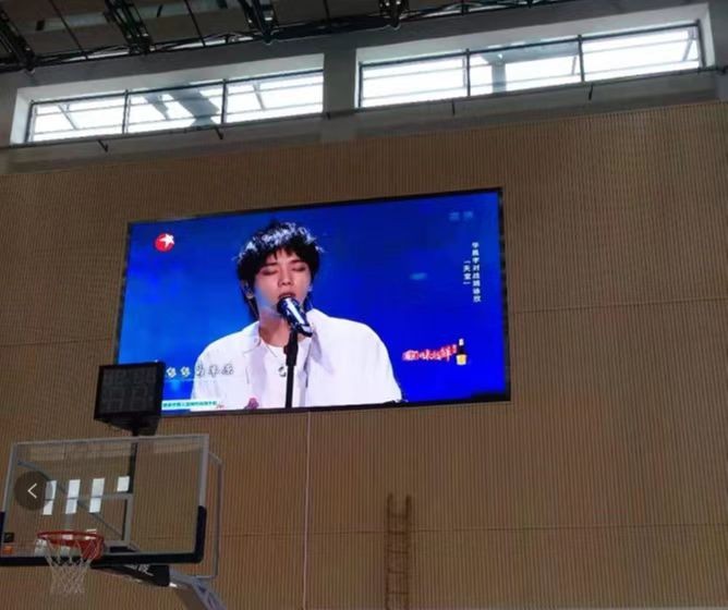某大型商场透明屏